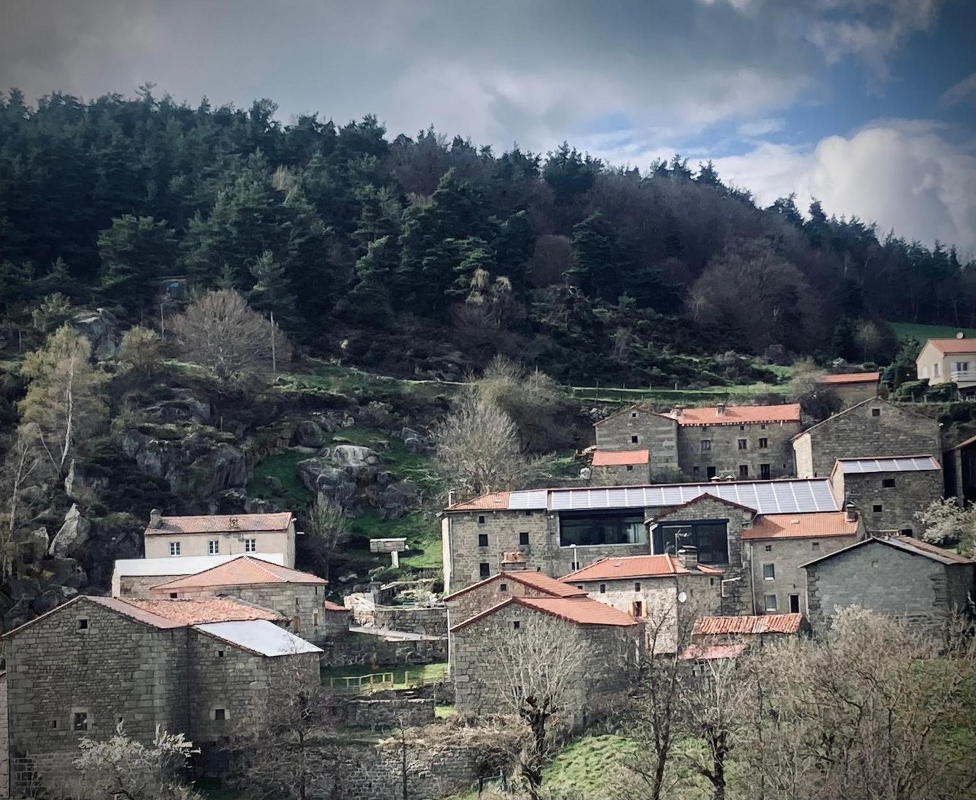 Chambres Et Tables D'Hotes - Les Ateliers De Pontajou - Pelerin Navette Gratuite A Saugues Venteuges Exterior foto